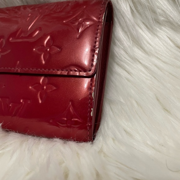 SOLD Beautiful Louis Vuitton Sarah Wallet - Picture 8 of 12